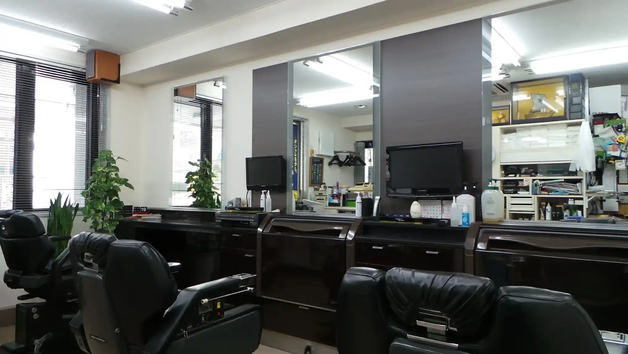 DAU BARBER SHOP 青山